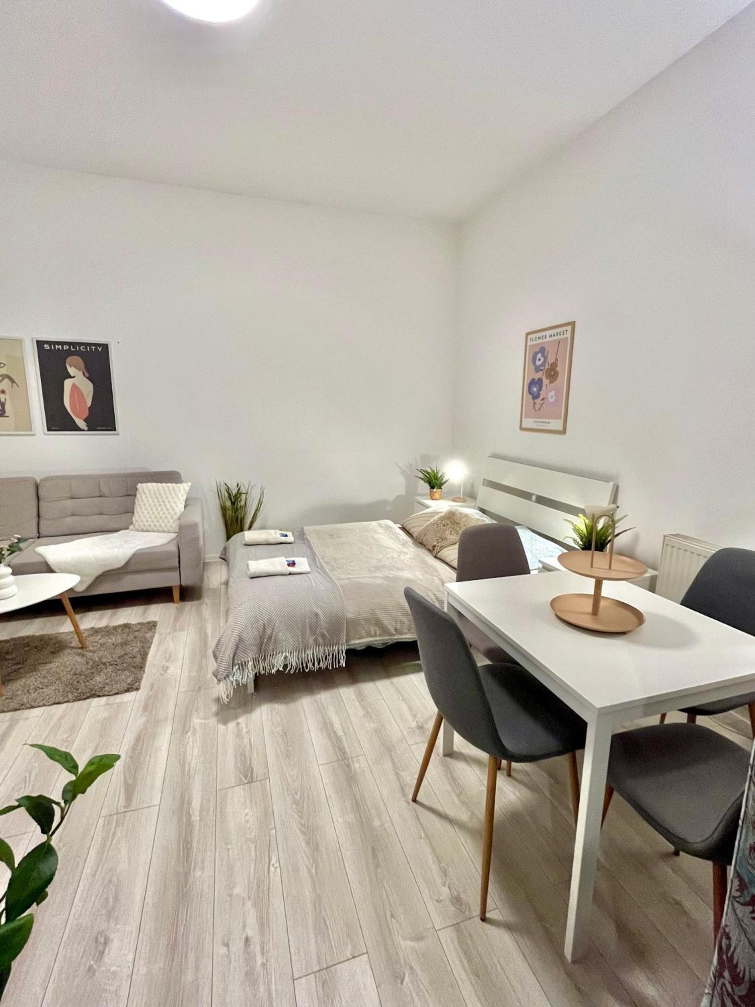 Apartment Robin - Old Town Μπρατισλάβα Εξωτερικό φωτογραφία